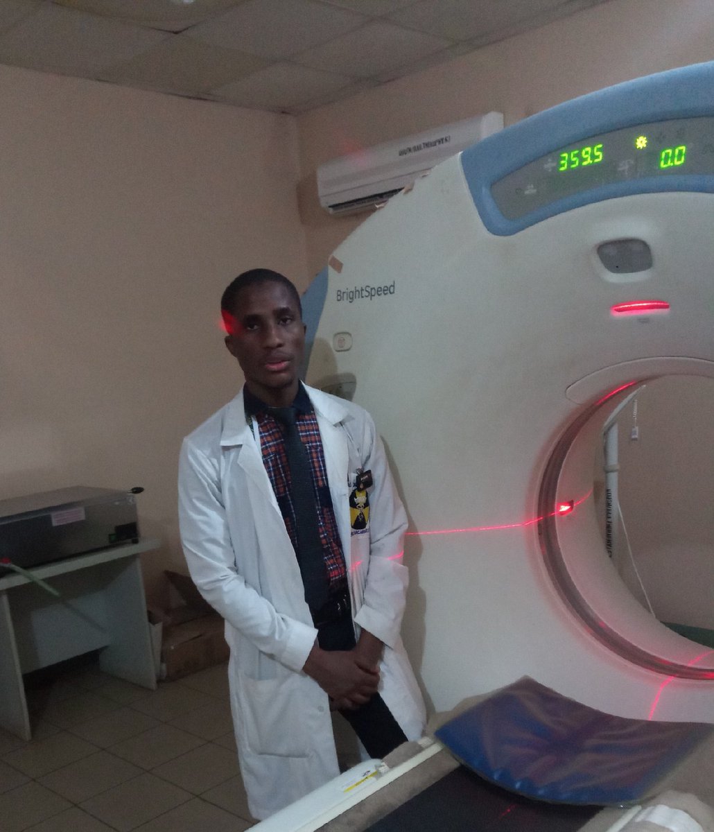 and treatment machines are.So what do radiographers do?A radiographer is either in diagnostic or in therapy. So the job specification varies.a diagnostic radiographer may work with either of this or combined imaging modalities:Computed tomography.....A CT machine