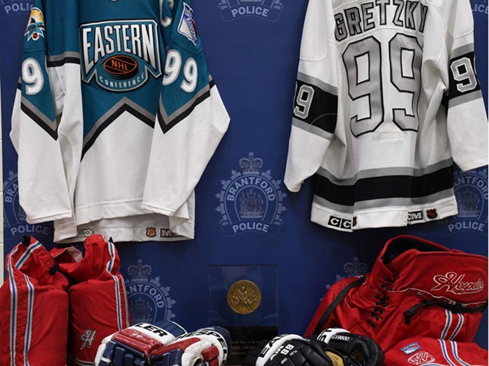 Charges laid in theft of Wayne Gretzky memorabilia from dad's Brantford home