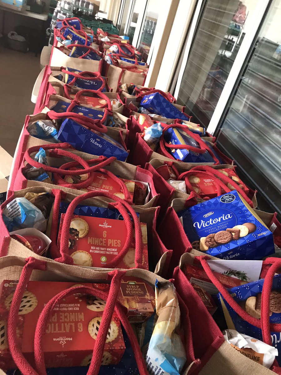 port_hands's tweet photo. Our first load of hampers have been made up and sent out today to elderly and vulnerable adults across Ellesmere Port, Neston and Elton.
Thanks to @ForHousing for volunteer support, &amp; @morrisons for supplying food.
Thanks for funding from
@Essar @URENCOUK @Encirc @CheshireCF 
🎄 https://t.co/sOmvrsoNXS