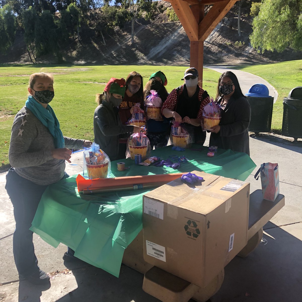 KyleCRuggles's tweet photo. TY @AlamosaPark Education Foundation for the surprises - holiday decor, Gratitude Wall, and personalized gift buckets for each staff member. We greatly appreciate your constant support for students &amp; staff throughout the year. Go Hawks! https://t.co/ngF0m0S97b