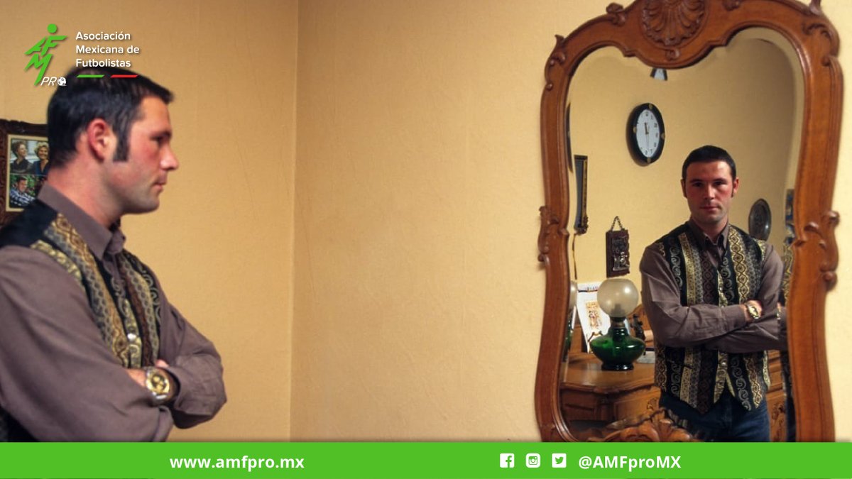 Hoy, a 25 años de la sentencia que revolucionó el futbol mundial, el valor de Jean-Marc Bosman en la lucha por sus derechos sigue siendo un ejemplo, pues gracias a su tenacidad, se garantiza la libertad de contratación de las y los Futbolistas.
👉🏼 fifpro.org/en/gallery#/je…