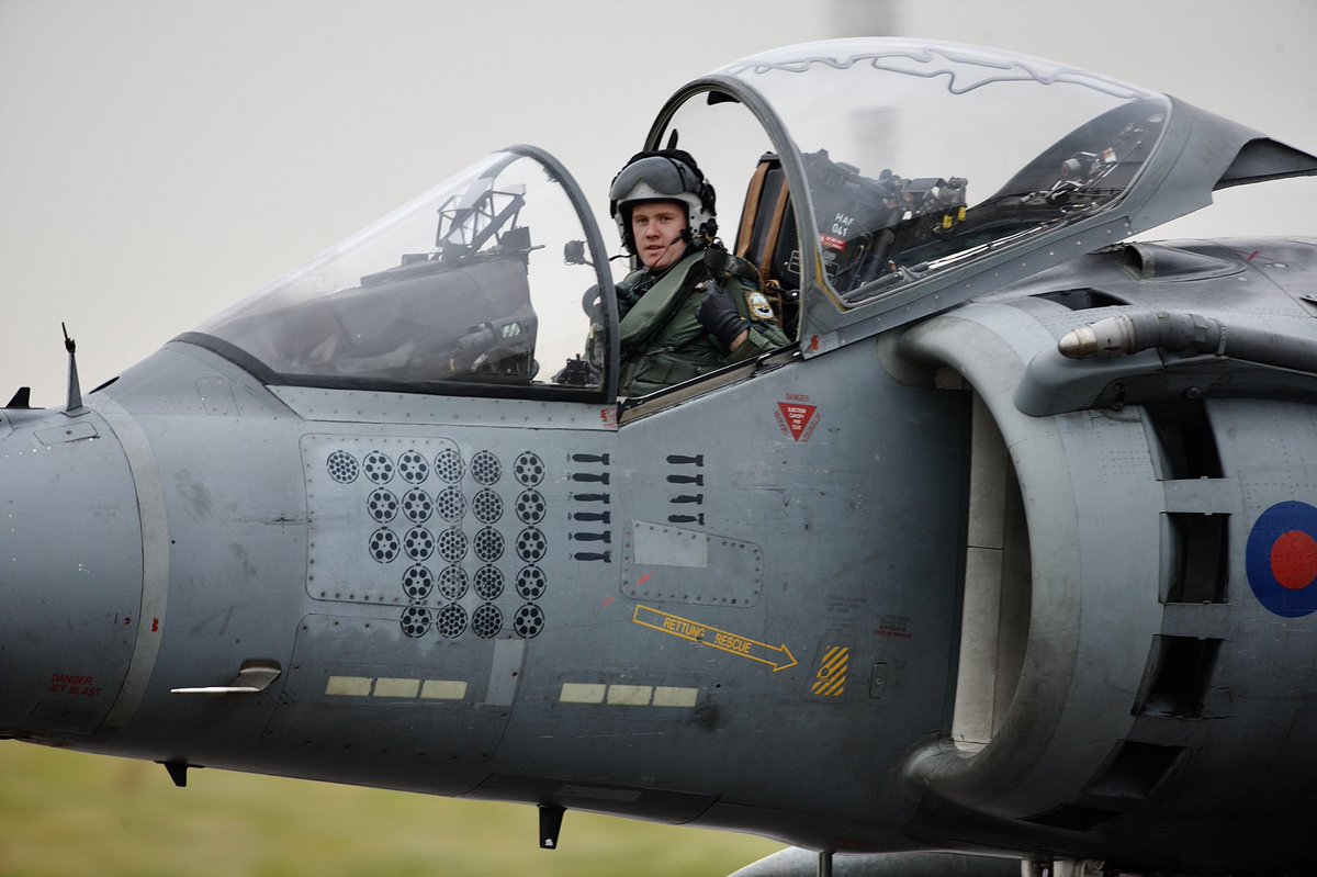 pilotperty's tweet photo. And all that was left at the end of 15th Dec 2010, was lack of hangar space at RAF Cottesmore, few dry eyes and the beginning of a mighty headache, after the UK Harrier Force signed off. Onwards and upwards 👍🏻. G’night. (16-ship 📷= @jamie_aviacom ) https://t.co/lsZWIPK0Ys