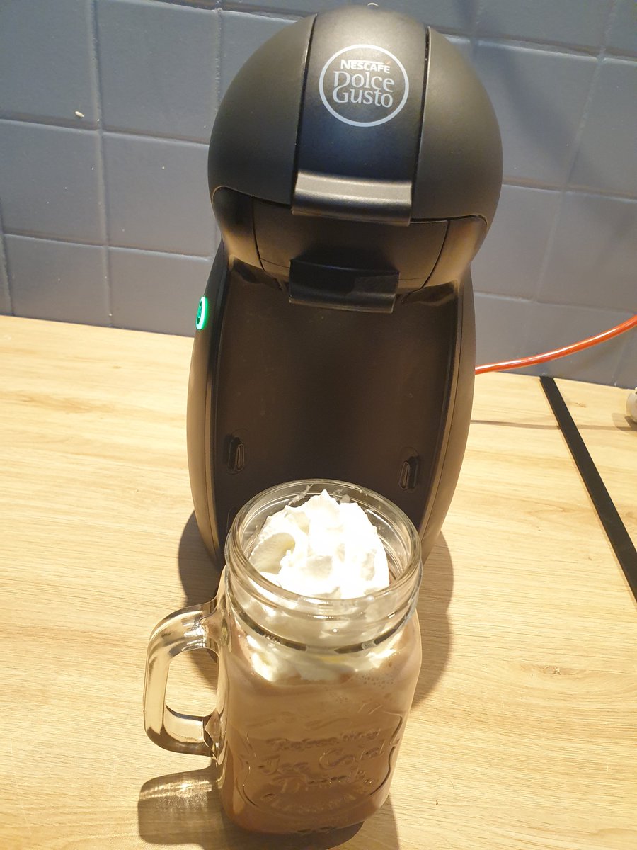 HNainii's tweet photo. Hello 🤗

J'ai le plaisir de vous annoncer que je suis ambassadrice de la marque Dolce Gusto. 

Et je suis surprise de découvrir la qualité surprenante de leur café. Déguster votre matin en douce avec le café  Dolce Gusto.
#mycofeemoment  #ambassadeurnescafedolcegusto https://t.co/r8nBgp8gnX