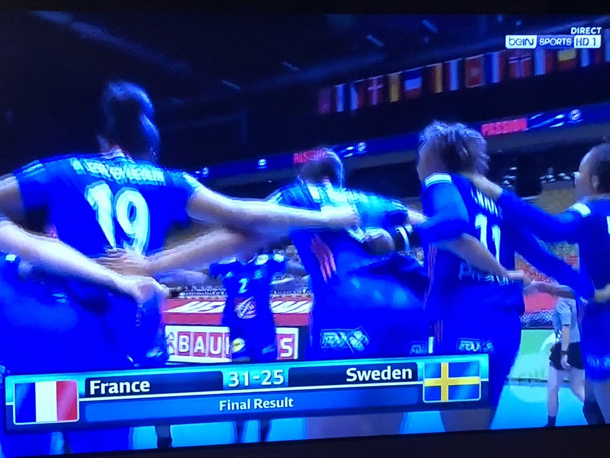 bbarbusse's tweet photo. C’EST FAIT !!! En demi de #EURO2020 de @EHFEURO sans avoir perdu un match !! 💪🏼💪🏾💪🏿Bravo @FRAHandball ! 🤾🏻‍♀️🤾🏾‍♀️🤾🏽‍♀️
Mesdames vous continuez à nous faire rêver et pour ça 🙏🏼🙏🏼🙏🏼🙏🏼Merciiiiiiiiiiiiiiiii ! On vous kiffe ! 🤗🤗🤗😍😍😍 https://t.co/maaRPmFkbt