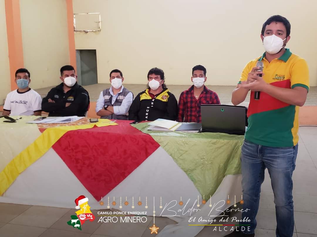 GADCPE's tweet photo. Mejorar y ampliar el sistema regional de agua potable del cantón fue el convenio que firmaron entre las concesionarias mineras, dirigentes comunitarios, líderes barriales y nuestro alcalde Baldor Bermeo, los trabajos empezarán inmediatamente.
@AzuayPrefectura 
@goberazuay https://t.co/QW7cjExpmq