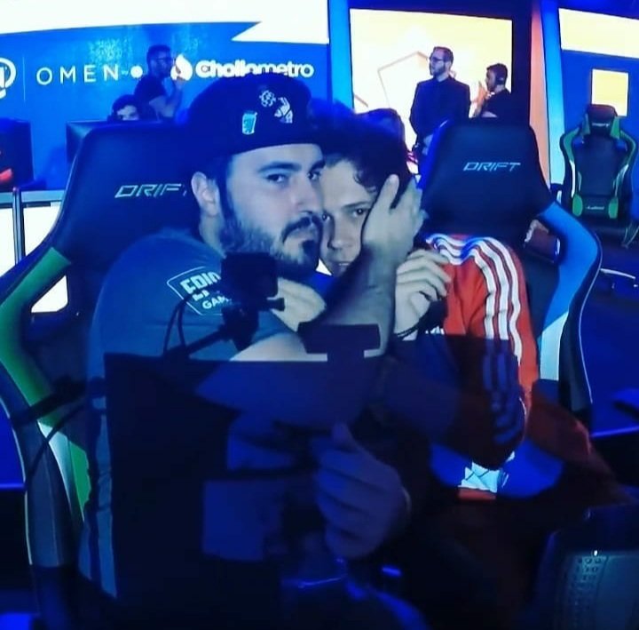Kruella_'s tweet photo. @Rubiu5 @LOLiTOFDEZ RUBELITO CONFIRMED owo https://t.co/sWJRkaI7ho