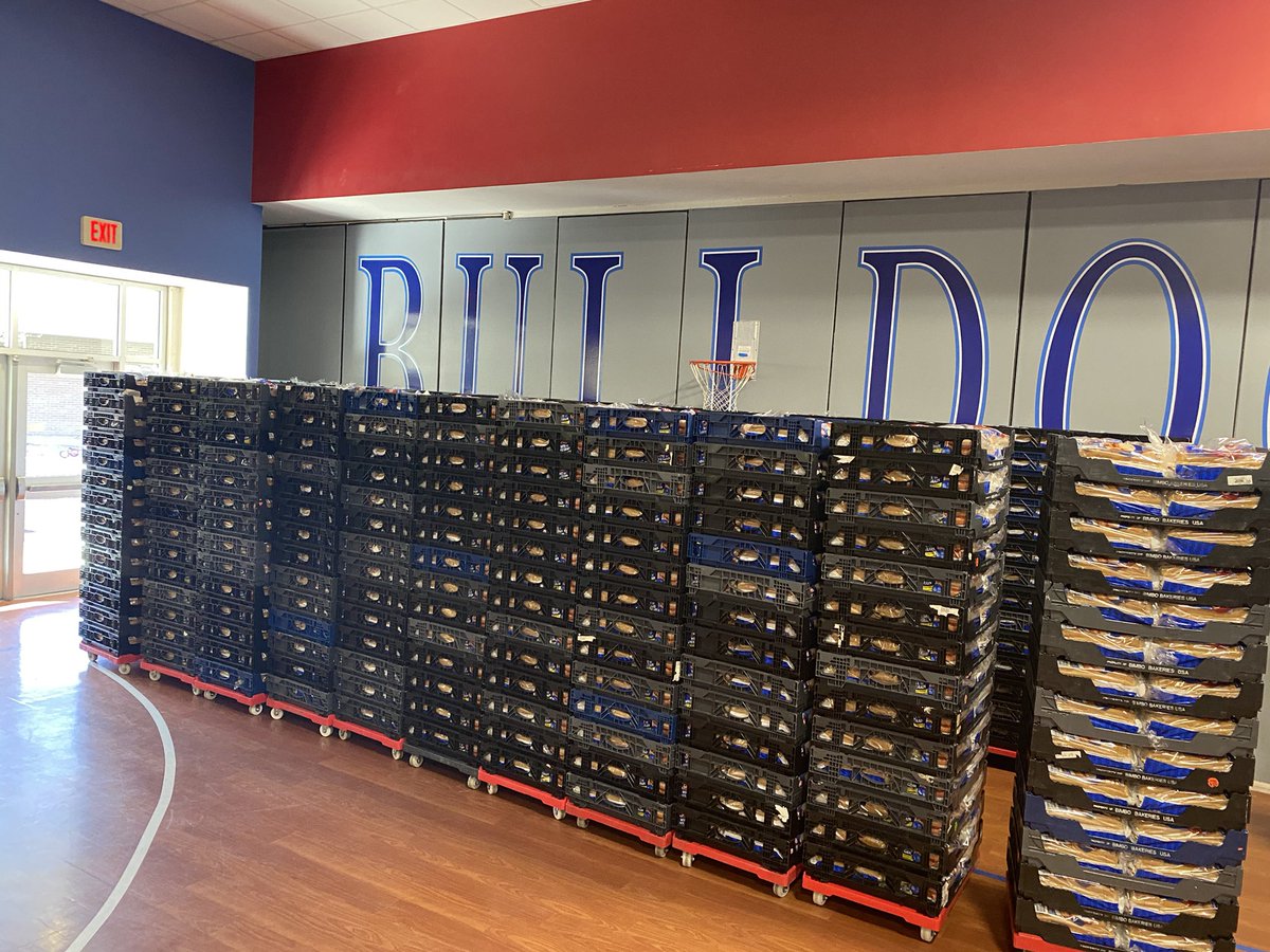 Fresh bread was delivered on-site, not included as part of the earlier pallet pics &ndash; bei  Lakewood Elementary School