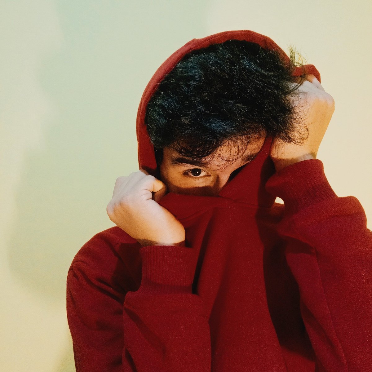 #NuevaFotoDePerfil
Esclavo de tu mirada 🙂