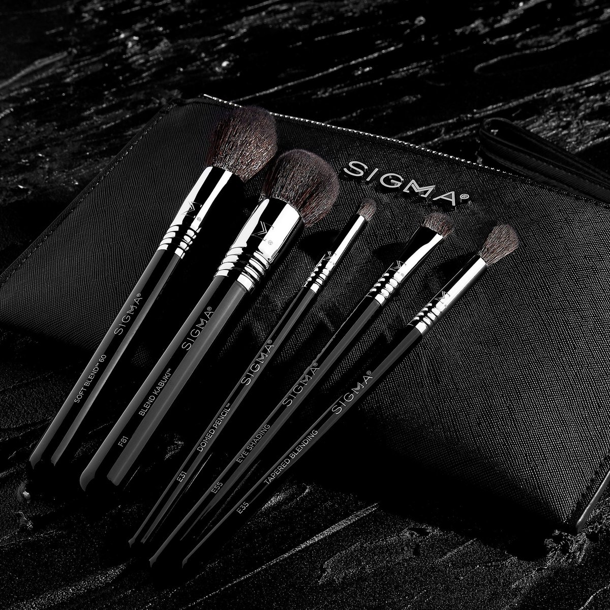 SigmaBeauty's tweet photo. Have you checked out our NEW Signature Brush Set yet?
Today's the last day to save 30% OFF all of our #sigmabrushes, brush sets, and #practk. Use code GREEN30 at checkout to save: https://t.co/Nmvbjn8cbT https://t.co/p9iElGJMUK