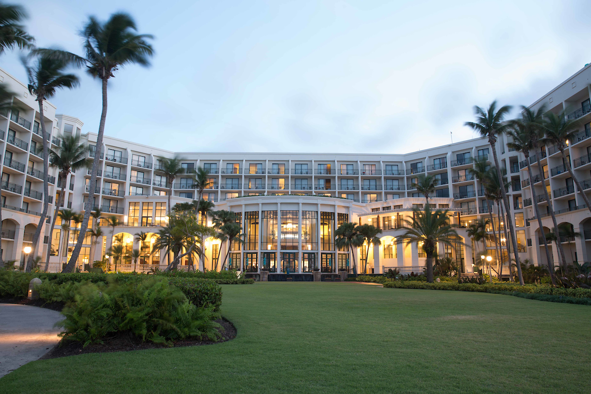 MeetingsInPR's tweet photo. Whether your #attendees are longing for an Island #golfgetaway or you’re looking for one of the #largestballrooms in the #Caribbean to host your #futureevent, the @WyndhamGrandRM will check every need off your #holiday #wishlist!✔️ https://t.co/Fd66Zogdl0 #DiscoverPuertoRico https://t.co/wMCJL0qFC2