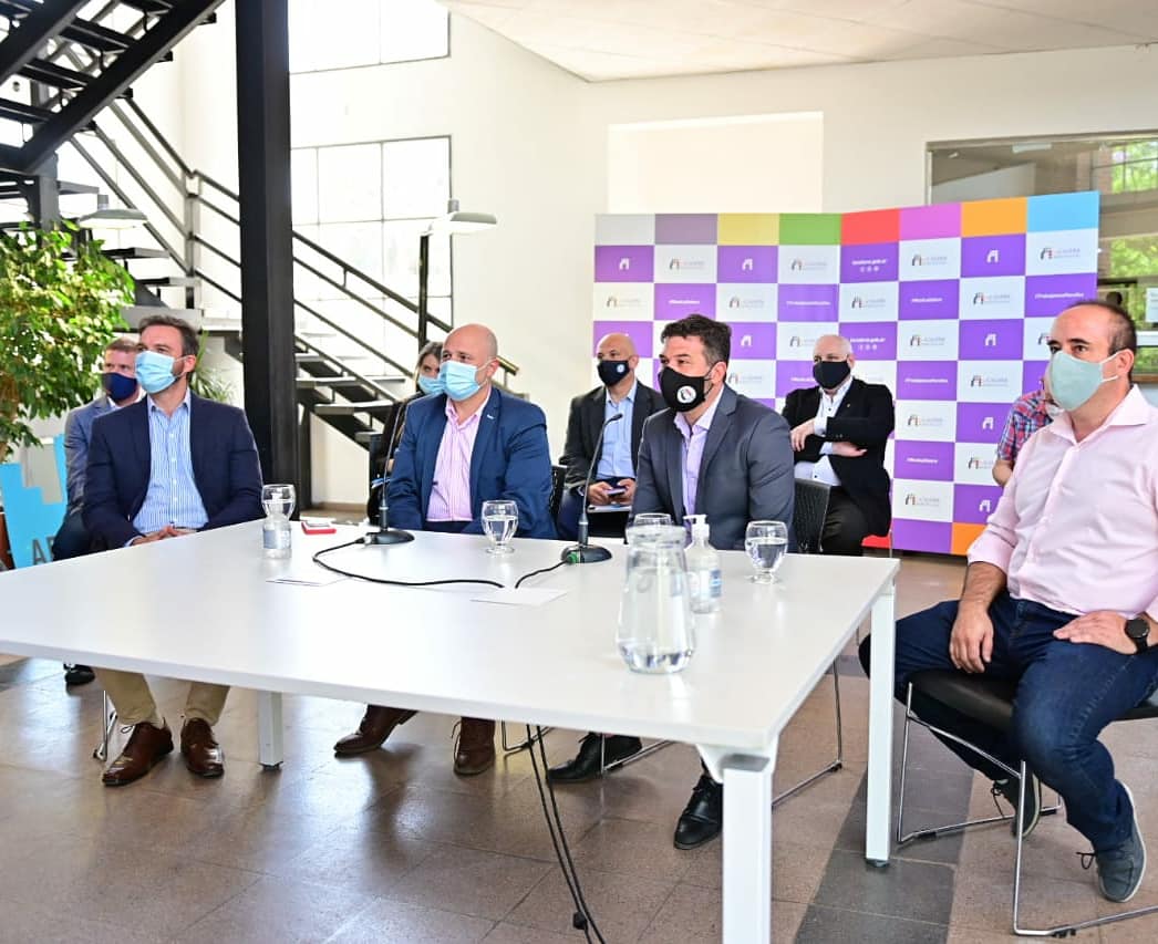 CIIECCA's tweet photo. #Hoy | Presentes en el lanzamiento del laboratorio de #SmartCities en @MuniCalera, donde #SociosCIIECCA ponen a prueba sus desarrollos 🙌
#NodoSmartCities https://t.co/vz9xwMwqat