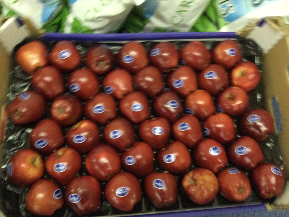 TheRichmondPri's tweet photo. You can always rely on excellent quality fresh fruit and vegetables from #Bedfords Thank you for providing the produce we have purchased for our #ChristmasHampers https://t.co/3mu8WcaVlf