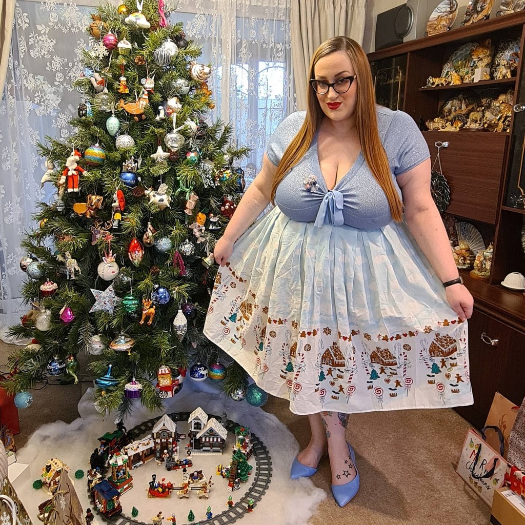 boo_brown's tweet photo. #ChristmasCountdown Day 15: One of the 7 levels of the Candy Cane Forest
.
.
.
.
.
.
.
.
.
#GingerBread #GingerBreadHouse #Elf #HellBunny #25DaysOfDressmas #25DaysOfChristmas #ChristmasTree #Christmas #Holidays #ChristmasStyle #MerryChristmas #FatLibera… https://t.co/gASN5g8VnS https://t.co/S8596RBIYA