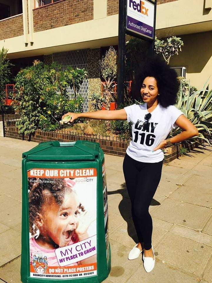 ShokoTonderai's tweet photo. #DAY 1351 Going back into time with @AmmaraBrown  , it does not take much to make a difference let's #KeepBulawayoClean 
Reuse  - Recycle - Reduce Litter @napoleonnyanhi @BigTimmz @KirstyCoventry @advocatemahere @JoanFadzai @skhumoyoward17 @Xesha8 @NicolaWatson13 @kpczim https://t.co/wzd2Qeao0C