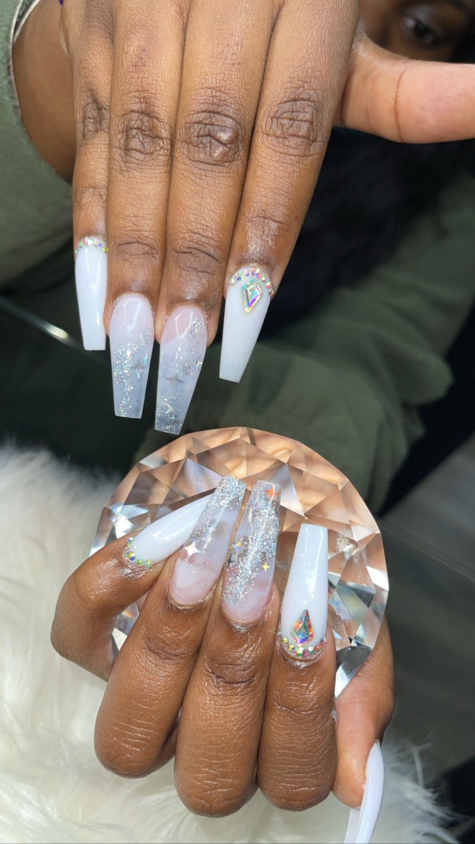 lashaemoni's tweet photo. All it takes is a 1 RT to help me find my next client ❤️
•
•
• 
• Follow me on IG-> @nailedby.shae https://t.co/2vzGqFhowy