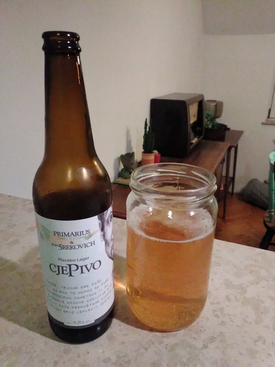 Tea i ja smo se upravo inokulirali odobrenim cjepivom doktora @PriMariusBrew i nismo našli nikakve čipove. Samo #hmelj 
4 od 5 na @untappd 

#hops #zdravlje #craft #brew #BrewingExcellence