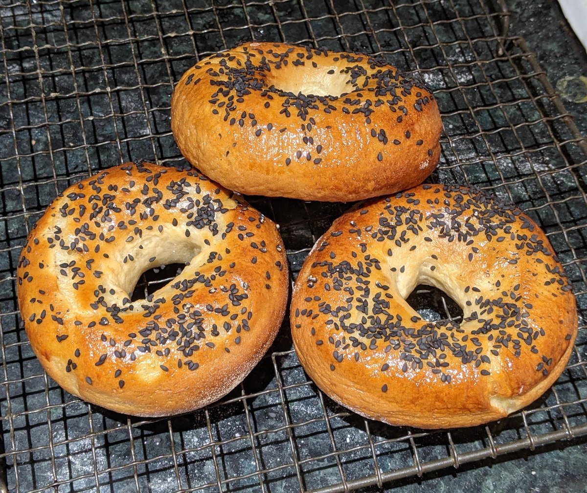 217. Ретвиты. ok my bagels are actually getting prettier? there like 3 here...