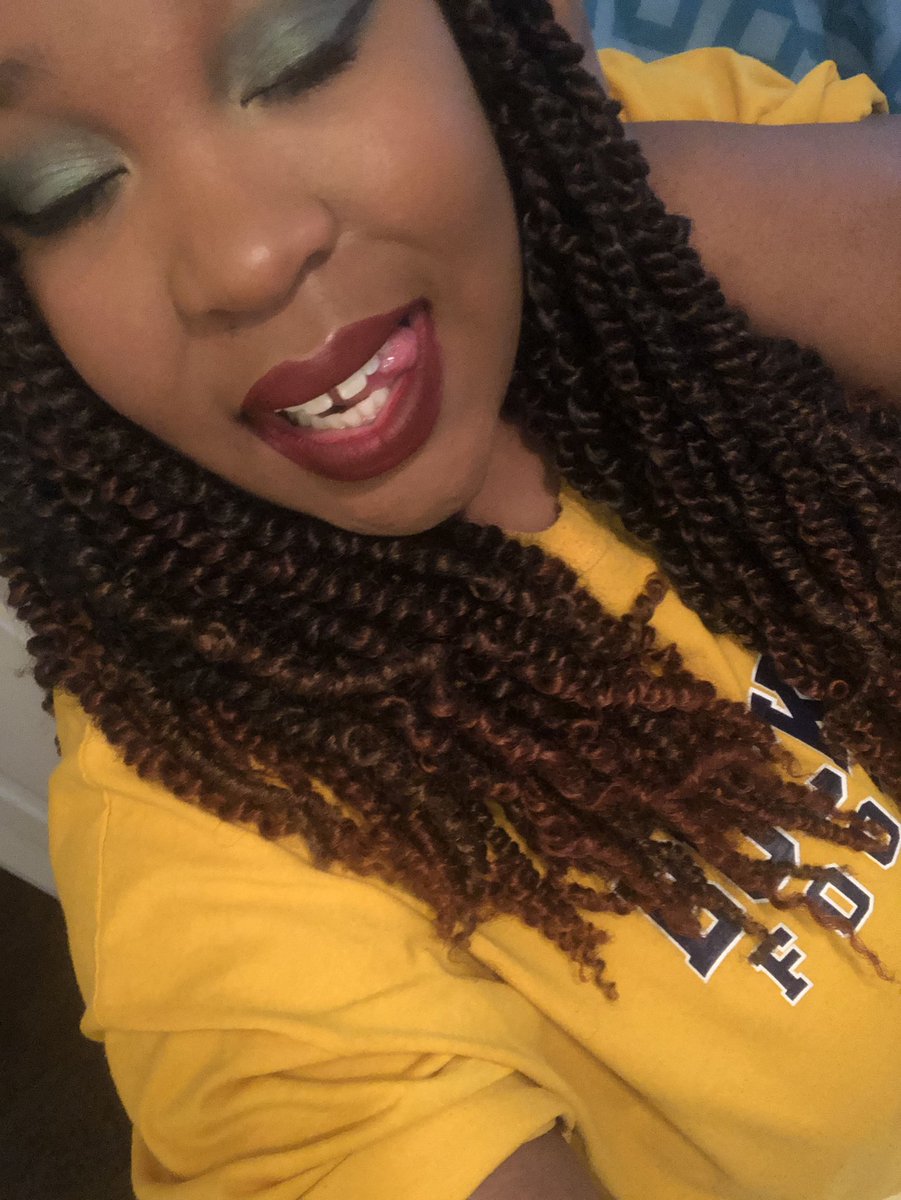 LookinLikeHood's tweet photo. Not me feeling myself? Who am I!? https://t.co/2YtVX6ueke