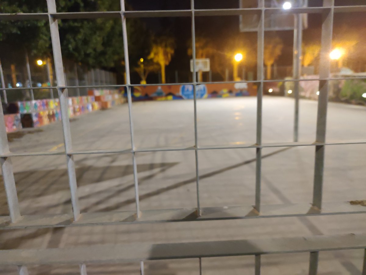 nuskgg's tweet photo. Parques infantiles abiertos, pistas deportivas cerradas y con basura.
Queremos soluciones ya y que se le pueda dar uso a dichas instalaciones. @AytoCartagenaES @AnabCastejon @NoeliaArroyoHer https://t.co/2LOQdNHGR1 https://t.co/lUApw5sQ2t