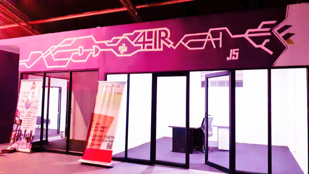 MafIHub's tweet photo. We are gradually bringing colour to Mafikeng.... Mafikeng Digital Innovation Hub, the home of Innovators.....#BuildingCapable4IRArmy @Stellarated @Seda_dsbd @MizKhu @Kenetswe2 @Pinky_Kekana1 https://t.co/6VzfQt63my