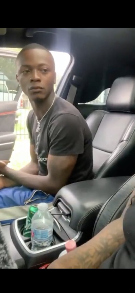 Notoriouskingb3's tweet photo. @jusbeinqgabby He almost chose violence 😂😂😂 https://t.co/B42iOIMd3i