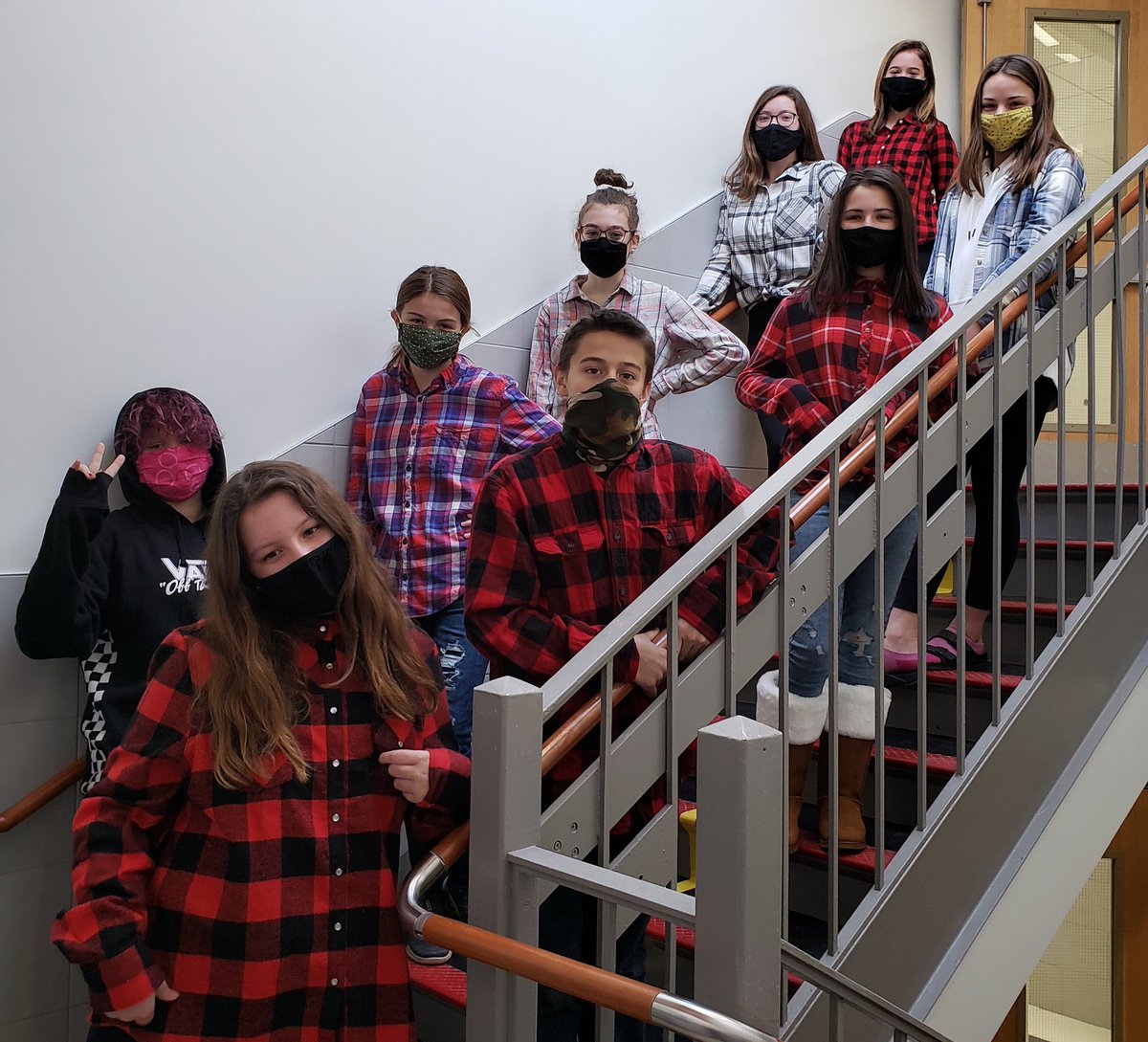 MrsFowlerMH's tweet photo. Flannel Days plus Reindeer Games make for festive 7th graders during @MapleHill_HS Spirit Week! #MHgrade7 https://t.co/jQ3qeABI0h