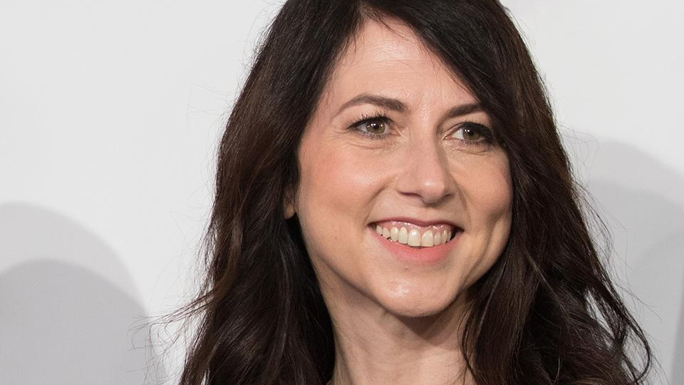 Forbes's tweet photo. MacKenzie Scott announced that she’s donated more than $4.1 billion over the past 4 months to nearly 400 organizations helping fulfill basic needs for many Americans struggling in the pandemic https://t.co/euHBx6J4qQ https://t.co/UkRhT9bXOW