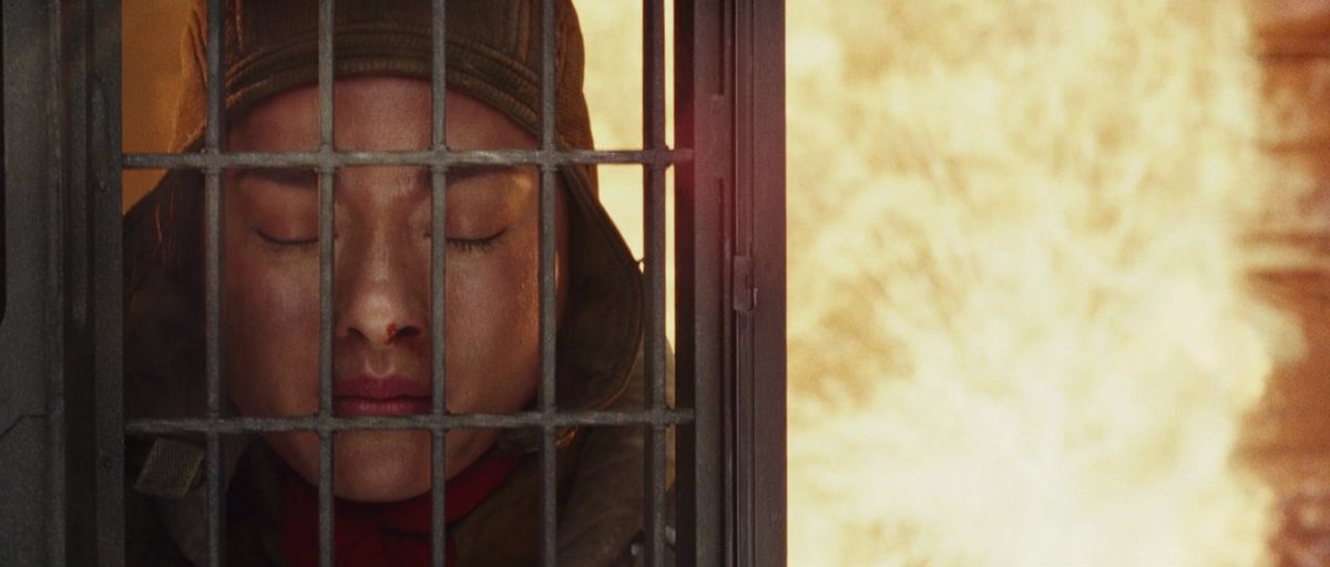 artwithinpod's tweet photo. It's intimate, solo moments like these that make The Last Jedi so special 3 years later. Rian Johnson always embraces the silent grief - and sometimes, the quiet joy - that his characters feel when nobody is watching. That shot of Leia alone gets me every time. https://t.co/LeSWp1K5Sx