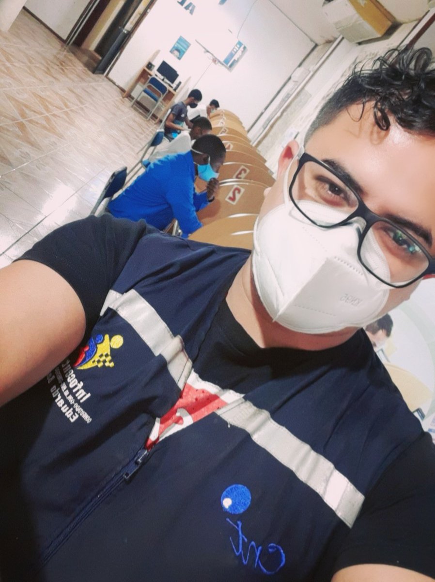 IQuininde's tweet photo. Usuarios recibiendo clases y usuarios en diferentes actividades, como tareas académicas direccionadas a la Educación y al ámbito tecnológico...
@IQuininde  brindando servicios gratuitos y eficientes en  el Cantón Quinindé..!!!
#seguimos_fomentando_las_habilidades_digitales https://t.co/5GY0ButzAL