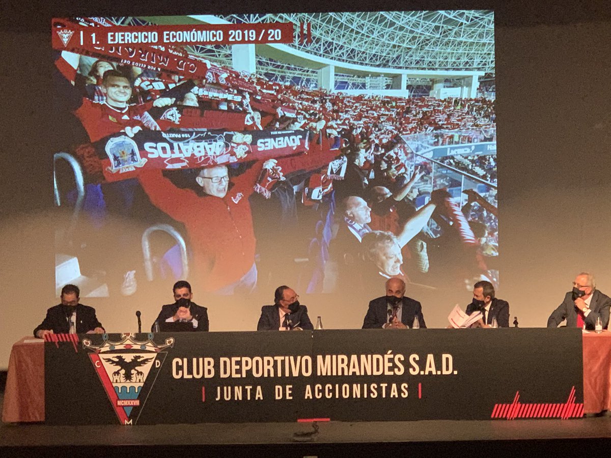 CDMirandes's tweet photo. ✒️ 𝗝𝗨𝗡𝗧𝗔 𝗗𝗘 𝗔𝗖𝗖𝗜𝗢𝗡𝗜𝗦𝗧𝗔𝗦

Aprobados por unanimidad todos los puntos del orden del día de la Junta General Ordinaria de Accionistas del #CDMirandés

#AúpaMirandés 🔴⚫️ https://t.co/u2MAZHWSvI