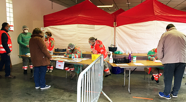 ARS_OC's tweet photo. [#Covid19] Les dépistages #Proxitest se poursuivent au cœur de nos territoires. Avec @Occitanie et @CroixRouge, déploiement des tests cette semaine en Lozère, Gers, Tarn-et-Garonne, Haute-Garonne, Hérault et Hautes-Pyrénées. Au plus près des besoins, comme dans l'Aude il y a peu. https://t.co/nMK2TJW6Tw
