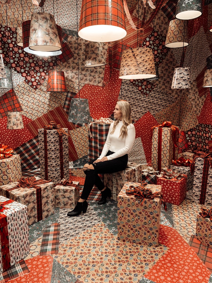 Hotel Vancouver tweet media