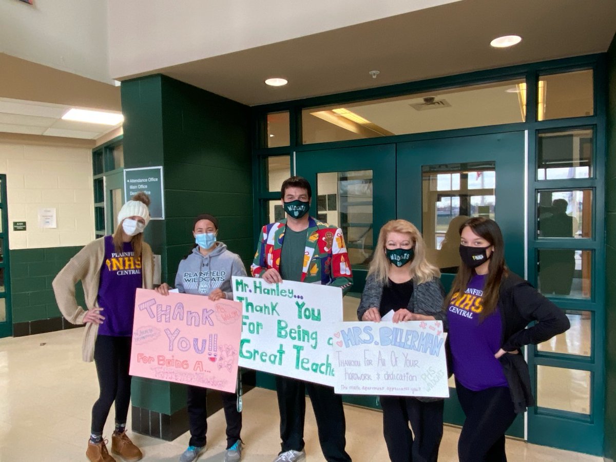 PHSCC_NHS's tweet image. Thank you everyone for participating. Second Terrific Teacher drop was amazing, and the teachers were very appreciative!! #phsproud 💚🖤💚