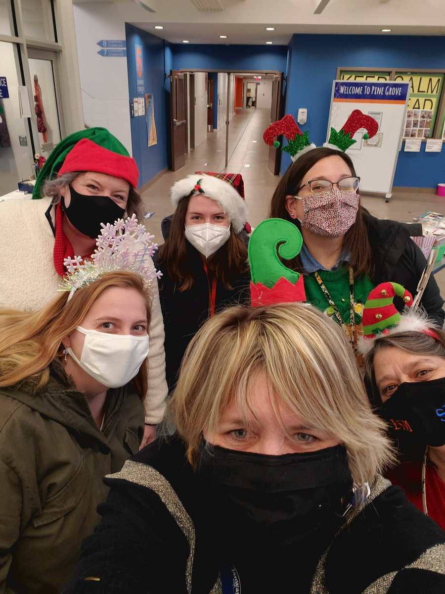 spkowalski's tweet photo. #esmpgproud #bettertogether #hatdayfun! https://t.co/vy2EEC0d7Y
