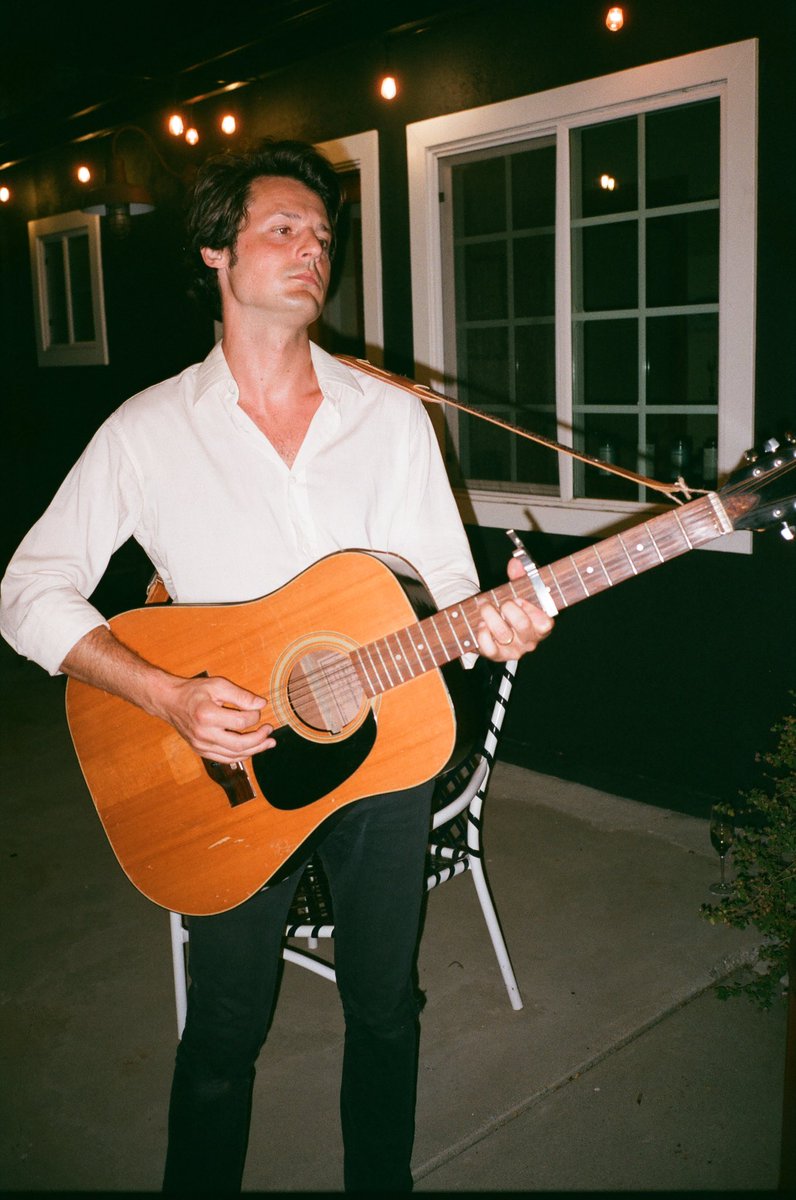 Putting together my set list for tomorrow’s @SessionsLive livestream! Any requests?? Tix are free, get yours: sessionslive.com/TaylorLocke/ti…