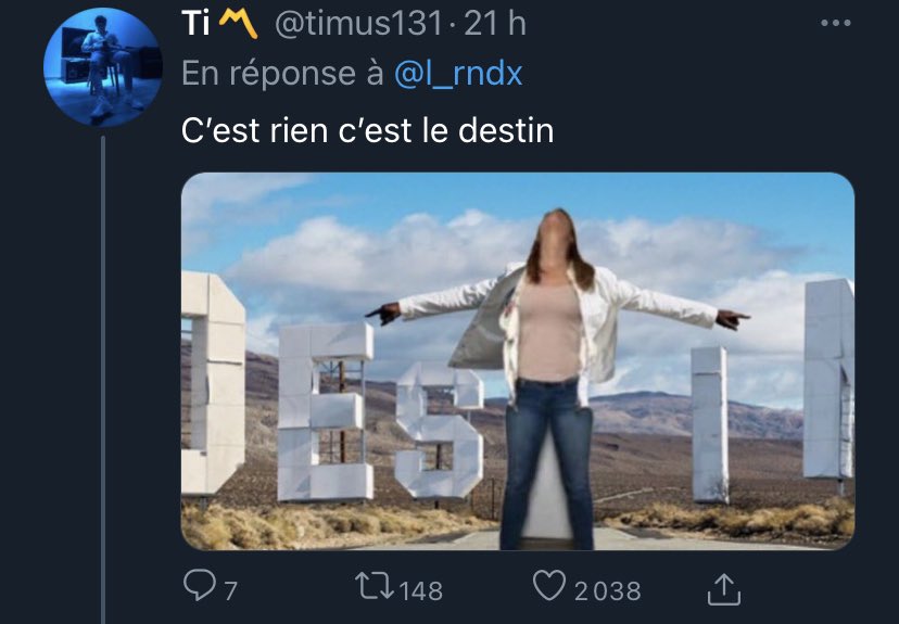 TopDesTwittos's tweet photo. Pendant ce temps sur Twitter https://t.co/ZjDtnDHlDb
