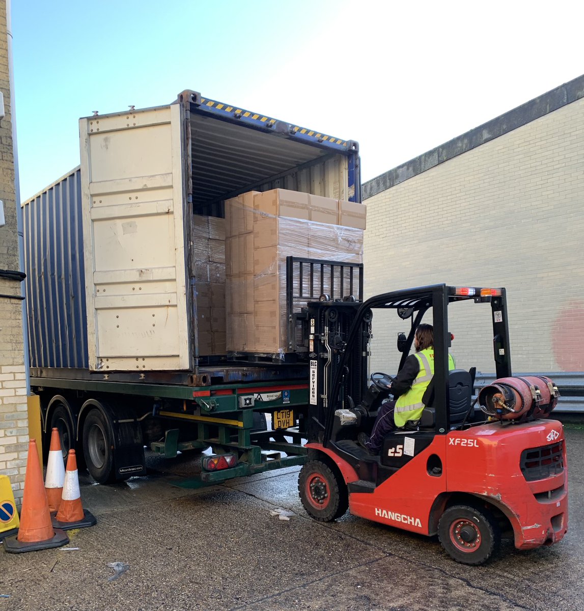 frontierfwdg's tweet image. A great start to the day !#40ftcontainer #seafreight