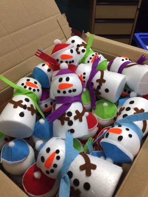 So proud of the parents, children &amp; teachers. 264 older and vulnerable local folk will recieve a gift this Christmas - handmade by children from Bridgend, Coulhill and Obsdale Primaries! 

<a href="/AlanMcHardy/">Alan McHardy</a> <a href="/K6TY/">Ｋａｔｉｅ Ｗｉｌｓｏｎ</a>
<a href="/paulsshoes/">Pauline Munro</a> <a href="/HPCP5/">Highland Parent Council Partnership</a>

#teamwork #christmas2020
