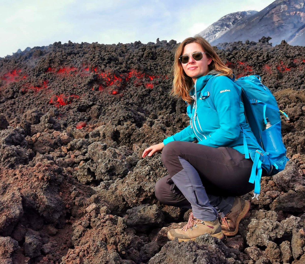 What a day! I will remember it for a long time. #Etna ❤️
📷 by @trailsofsicily
📅 14 December 2020
🇬🇧 trailsofsicily.com
🇵🇱 szlakamisycylii.pl 
#️⃣ #trailsofsicily
#️⃣ #szlakamisycylli

#eruzione #catania #hikingadventures