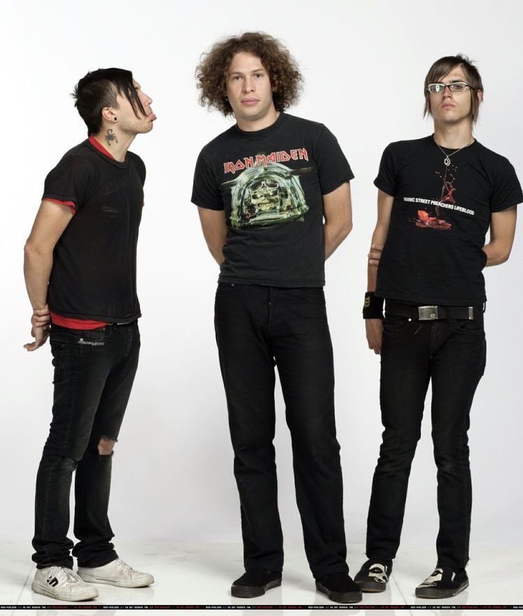 tiny frank iero a thread