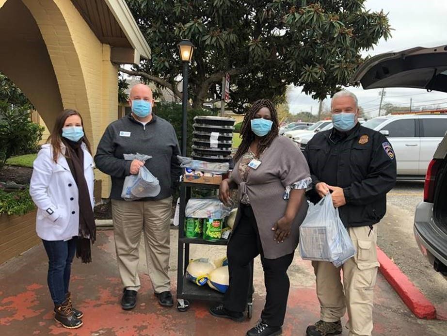 Port_Houston's tweet photo. Silver Santa is coming to town! The Port Houston Silver Santa program stopped by the Jacinto Nursing &amp; Rehab Center to deliver a delicious Christmas Dinner to 63 residents. Special thanks to the Port Police department and Port Houston Employees. #SilverSanta #PortHOU https://t.co/xWplGeN1Ai