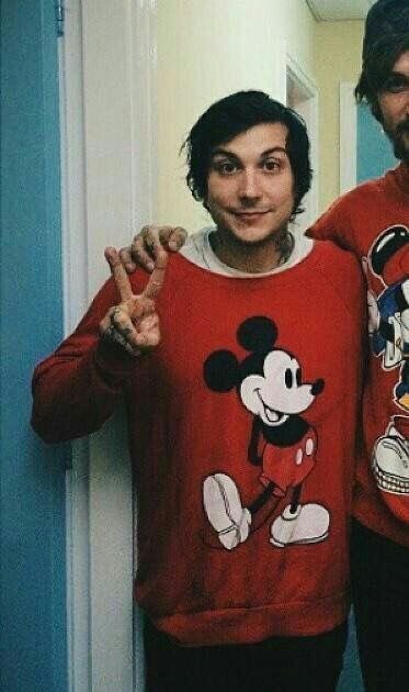 tiny frank iero a thread