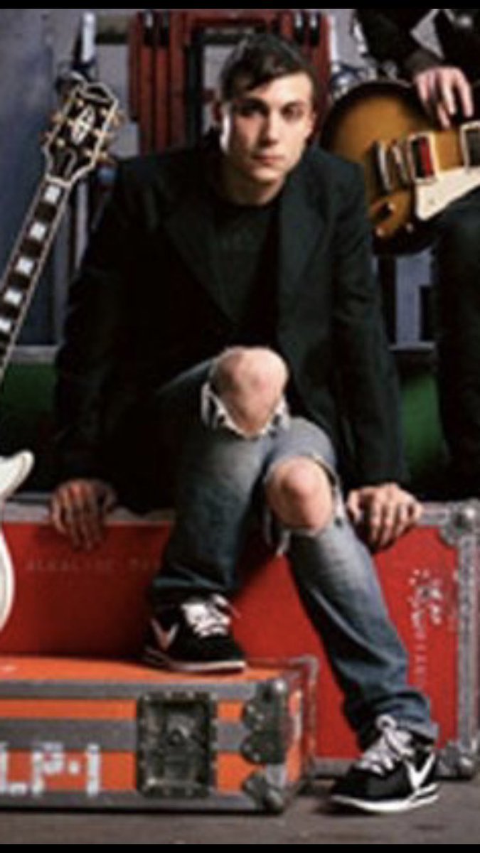 tiny frank iero a thread