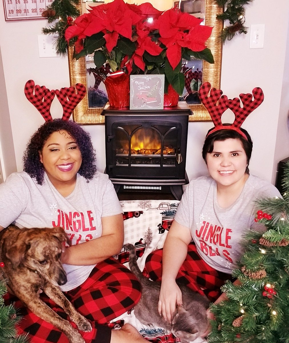 DrEsquivelPhD's tweet image. It&apos;s gonna be weird during the holidays but #Covid_19 will be over soon so lets #StaySafeForScience! Let&apos;s feel closer to family, by naming our fav fam meal, mine is tamales! @OliviaE69759642 buys them but they&apos;re still tradition! Why reinvent the wheel 🤣 what about y&apos;all?