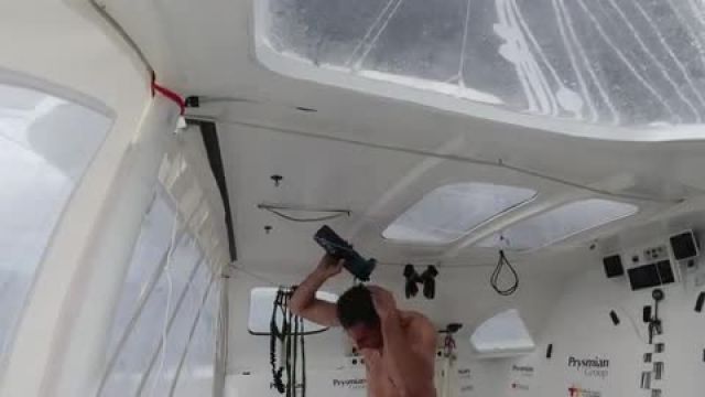 Cecile_Saint_C's tweet photo. Voile - Vendée Globe - Vendée Globe : douche froide pour Giancarlo Pedote https://t.co/g56tApoEaE https://t.co/1n12ahLCvU