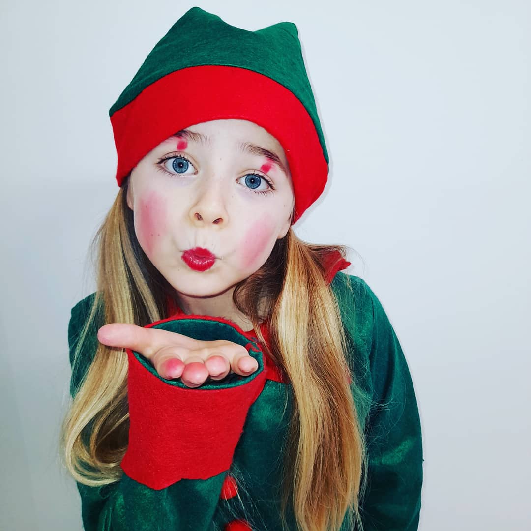 CarolineMedfor2's tweet photo. @EastfieldPS 2017-2020 Christmas nativity in foundation vs getting ready for year 4's Christmas Party x #4BW https://t.co/qjMVwL1d9G