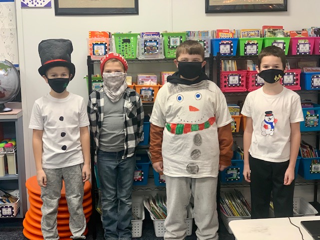 WashCommSchools's tweet photo. Snowy Day in Mrs. Weisheit's 3rd grade class today! 
@VealeElem #IAMWashington https://t.co/wPmzmXcx3R