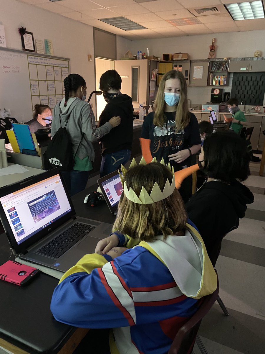 tms_stem's tweet photo. Collaboration at its best! TMS STEM Academy 8th graders giving feedback to our 7th graders on their PBL @HumbleISD_TMS #TMSstem https://t.co/hMtVlmLQrZ