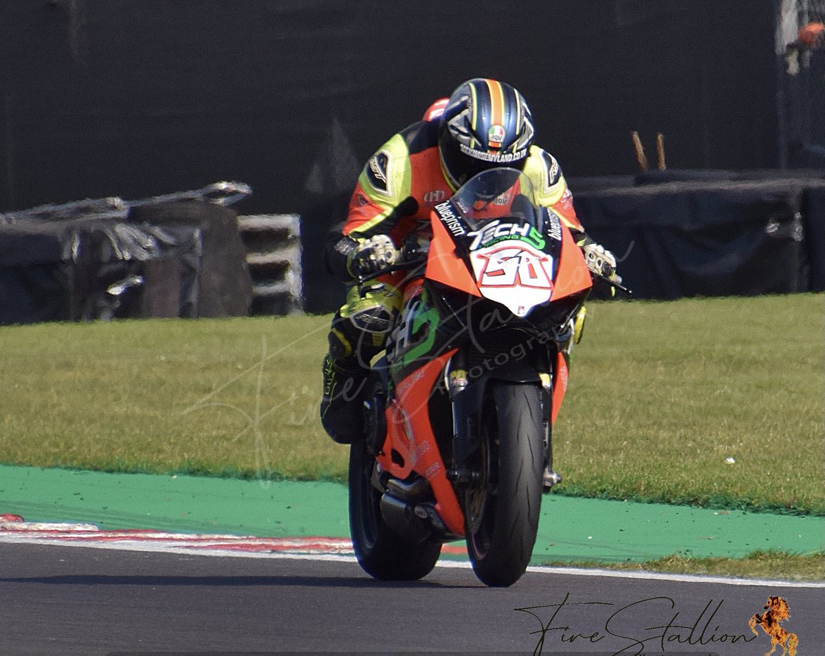 FireStallion666's tweet photo. #trioptionscup #superbikes #bikeracing #motorcycleracing #motorsportphotography #firestallionphotography #dijoncompton #michaeltustin https://t.co/fPFQmJSsiB