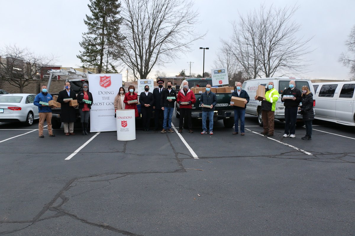 TheSalArmyCTRI's tweet photo. Thank you to the Rotary Club of Glastonbury (Club No. 6498 • District No. 7890) for another astounding Baby Needs Drive for The Salvation Army! More than $17,000 worth of items were presented at the @WTIC1080 Holiday Store yesterday at @HomewoodSuites Hartford South-Glastonbury. https://t.co/HEyQMStvLu